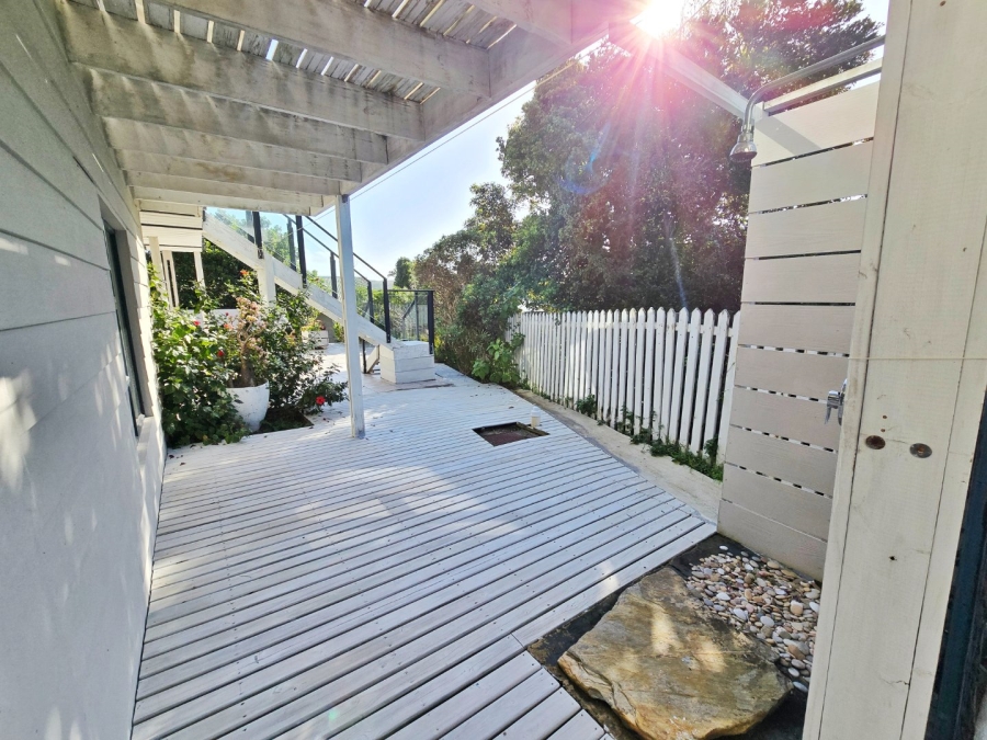 7 Bedroom Property for Sale in Kingfisher Creek Western Cape